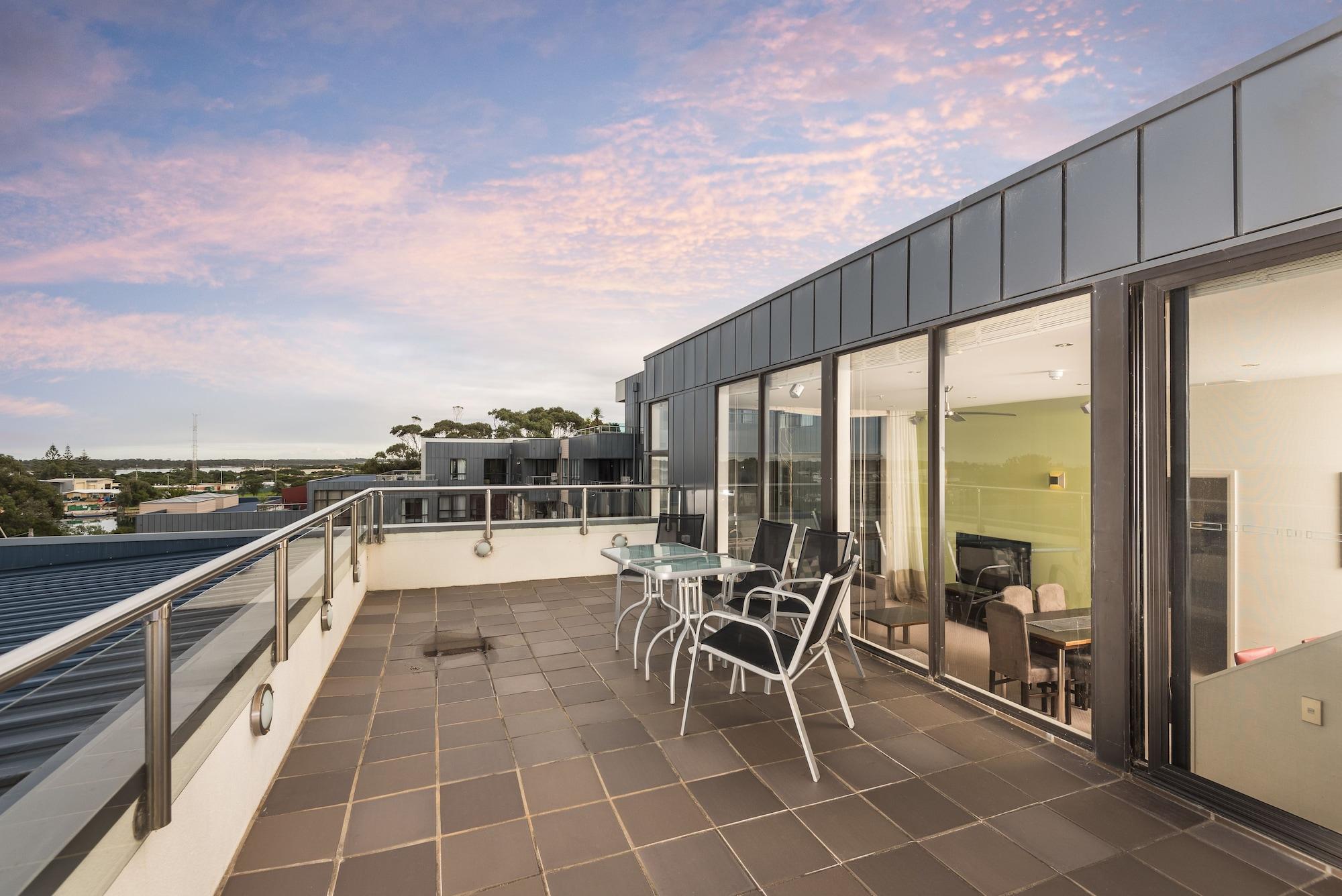 The Esplanade Resort And Spa Lakes Entrance Esterno foto