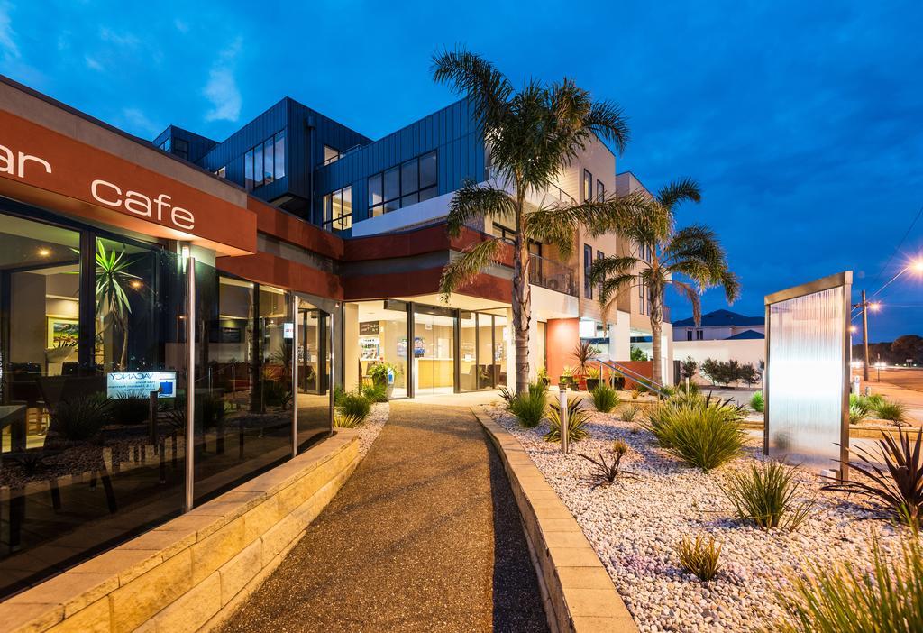 The Esplanade Resort And Spa Lakes Entrance Esterno foto